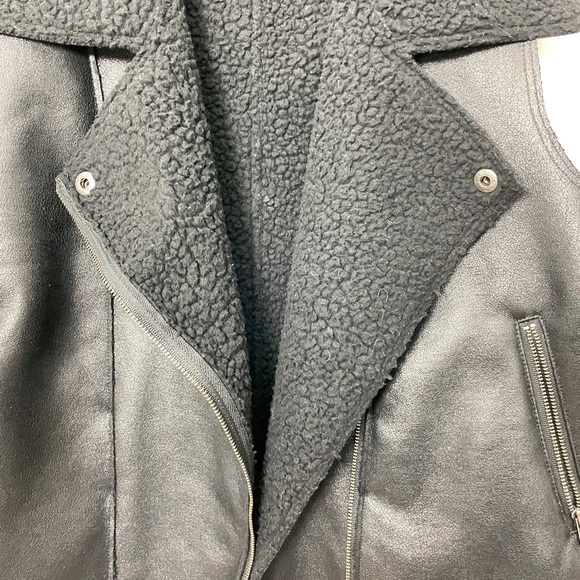 C & C California Vest - Picture 3 of 5